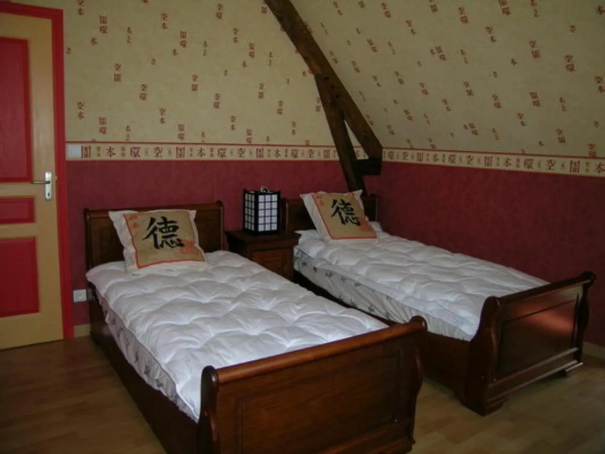 Gite De Charme Renove Avec Spa, Jardin Et Activites Familiales A Bransat - Fr-1-489-295 0*,